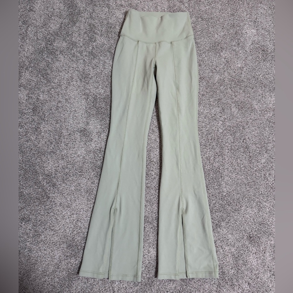 Aritzia TNA High Waisted Flared Split Leggings, Size XS